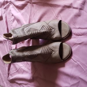 Universal Threads Shoes